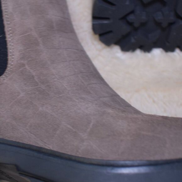 Vince Camuto Kelivena Suede Chelsea Boots Women’s Sz 8.5 Taupe Brown Croc Print - Picture 6 of 14